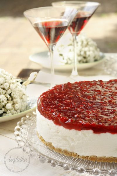Fehércsokis ribizlis torta